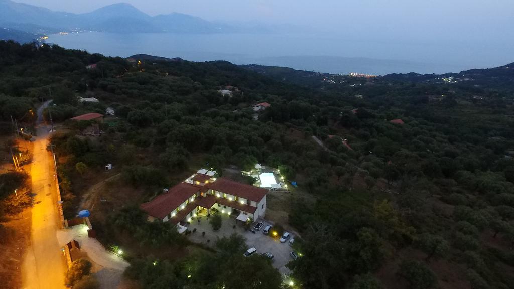 Tenuta Terre Di Bosco Oasi Di Relax Nel Cilento San Giovanni a Piro Luaran gambar