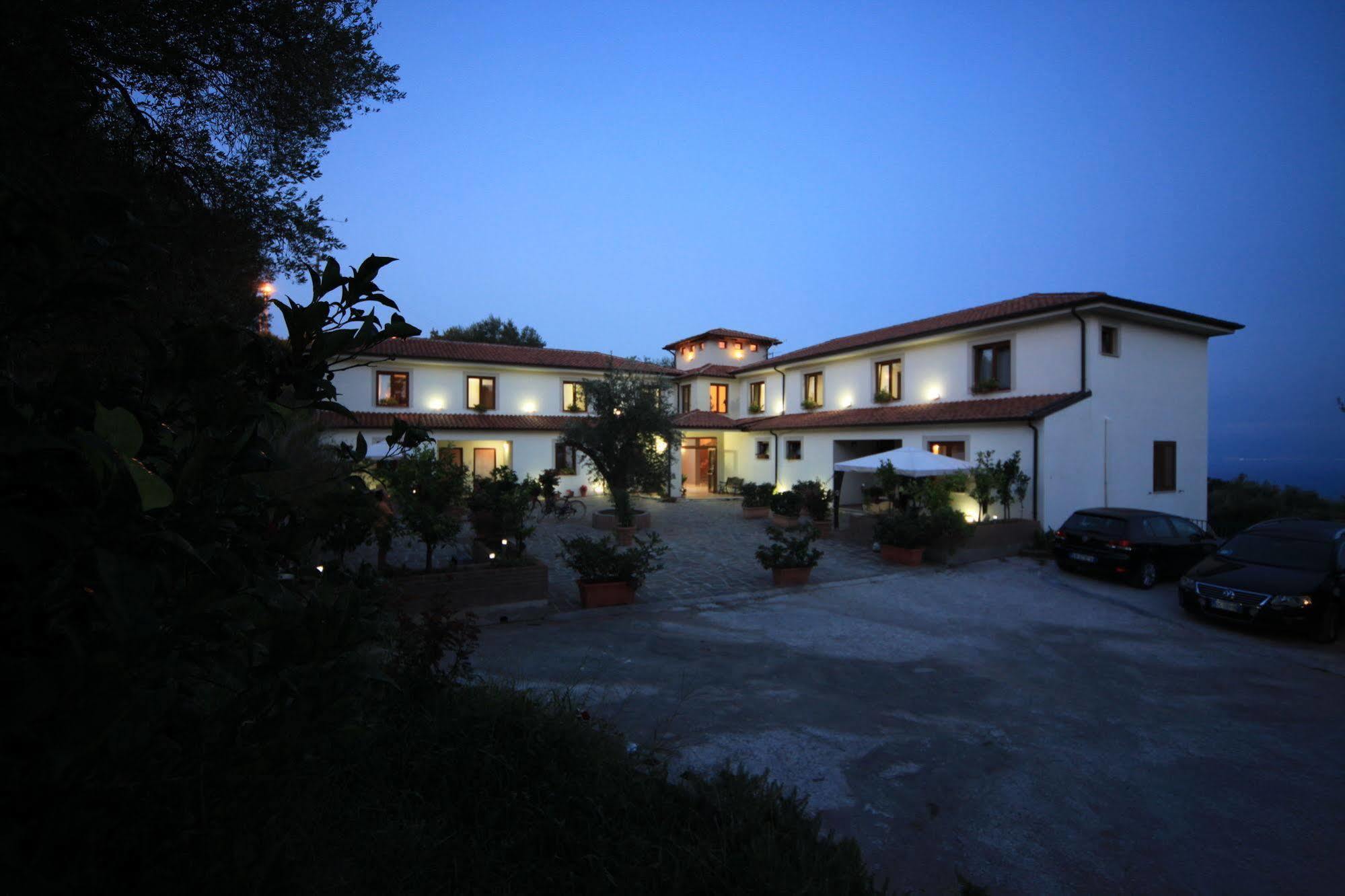 Tenuta Terre Di Bosco Oasi Di Relax Nel Cilento San Giovanni a Piro Luaran gambar