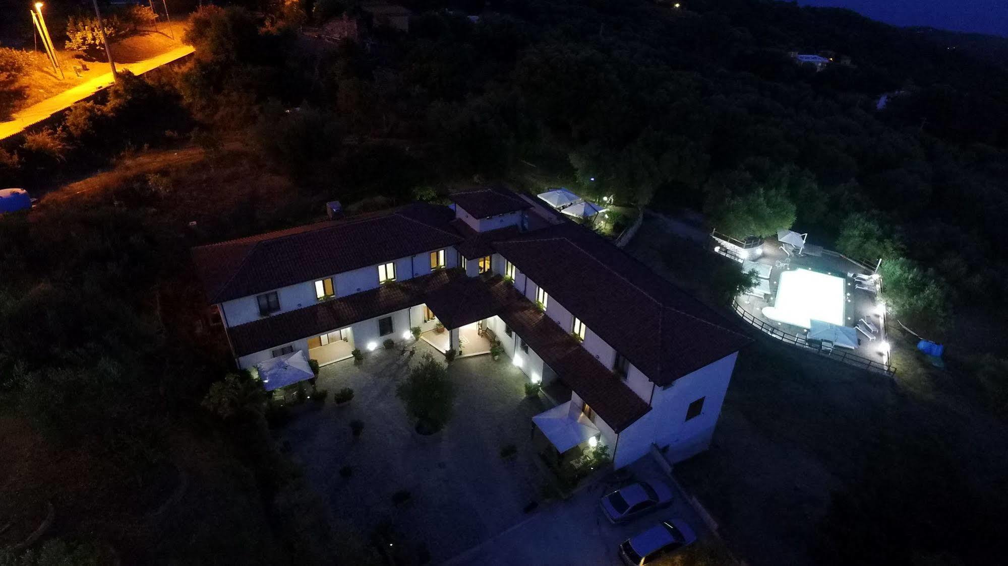 Tenuta Terre Di Bosco Oasi Di Relax Nel Cilento San Giovanni a Piro Luaran gambar